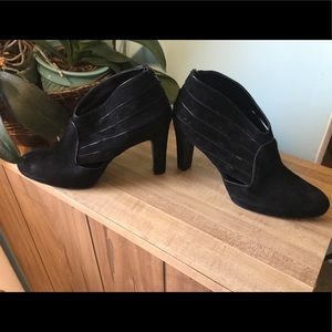 Vaneli NWT Black Suede Booties Size 10M